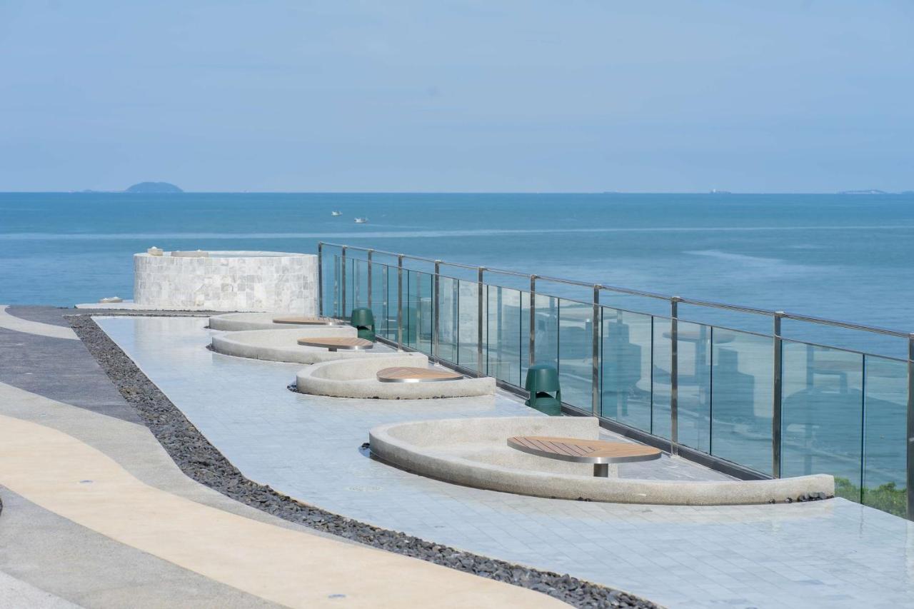 Bayphere Hotel Pattaya Jc 나 좀티엔 외부 사진 The viewing platform