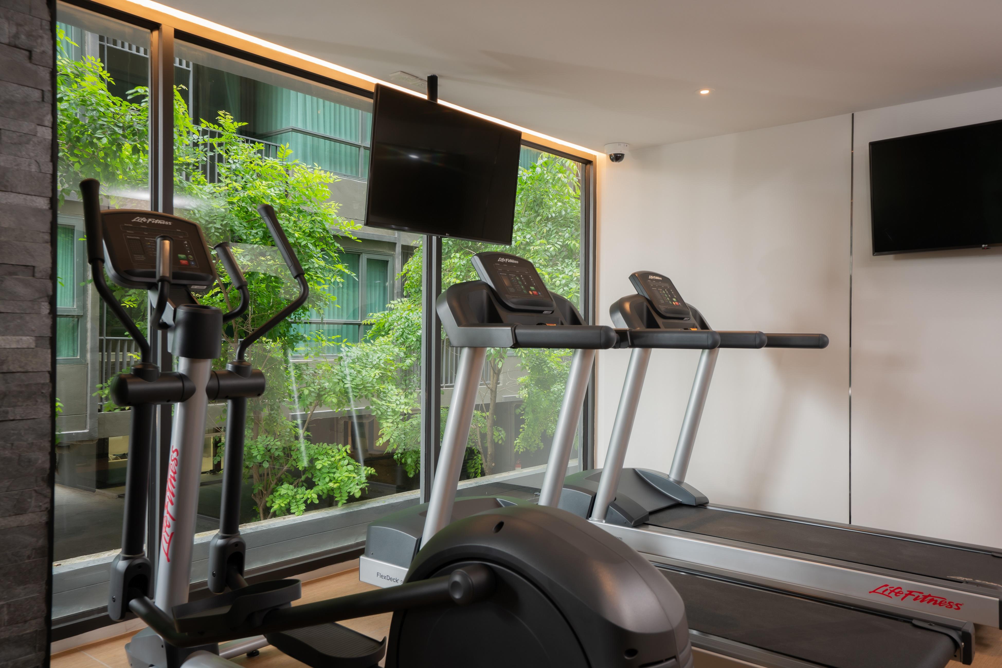 Bayphere Hotel Pattaya Jc 나 좀티엔 외부 사진 The gym at the hotel