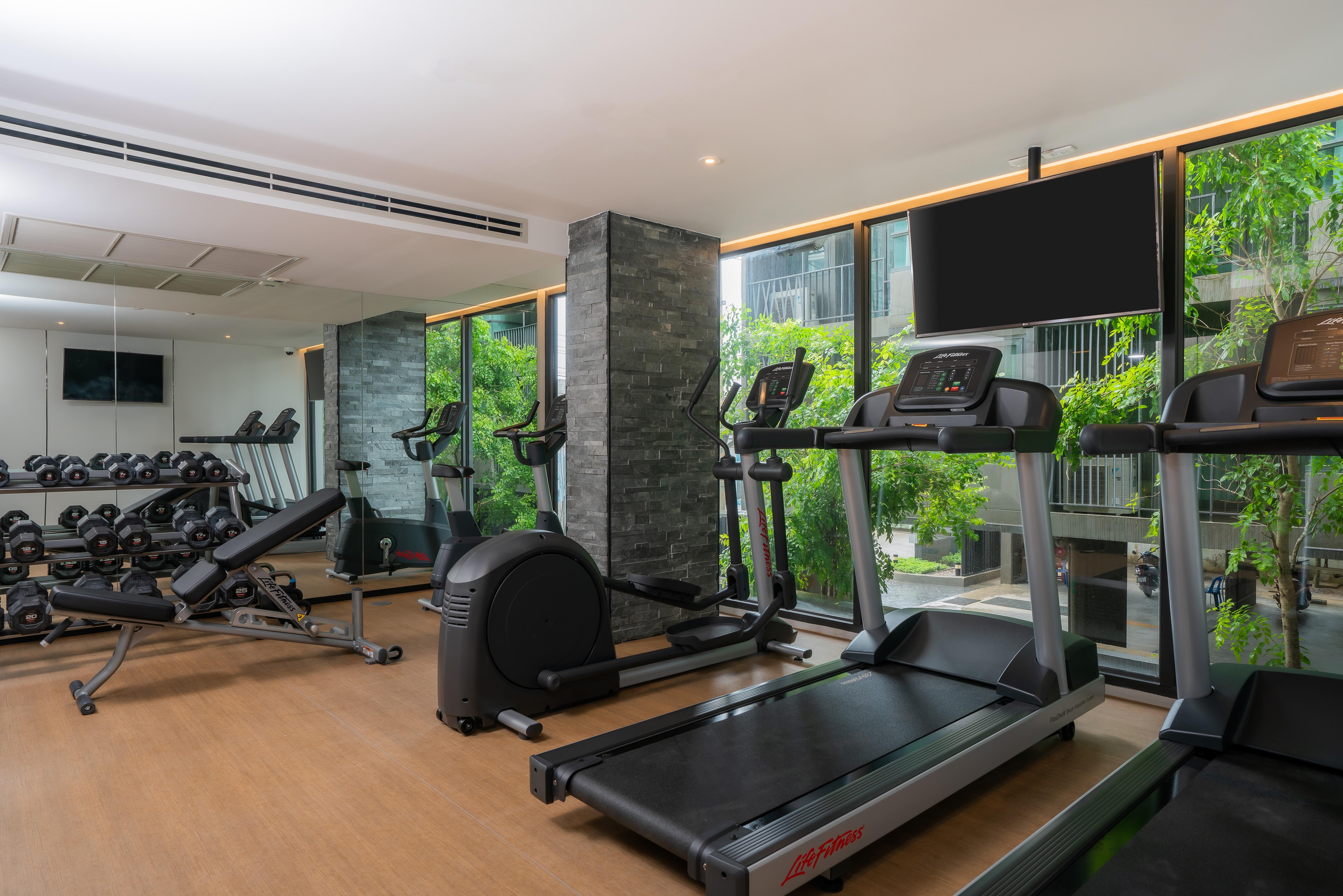 Bayphere Hotel Pattaya Jc 나 좀티엔 외부 사진 The gym at the hotel