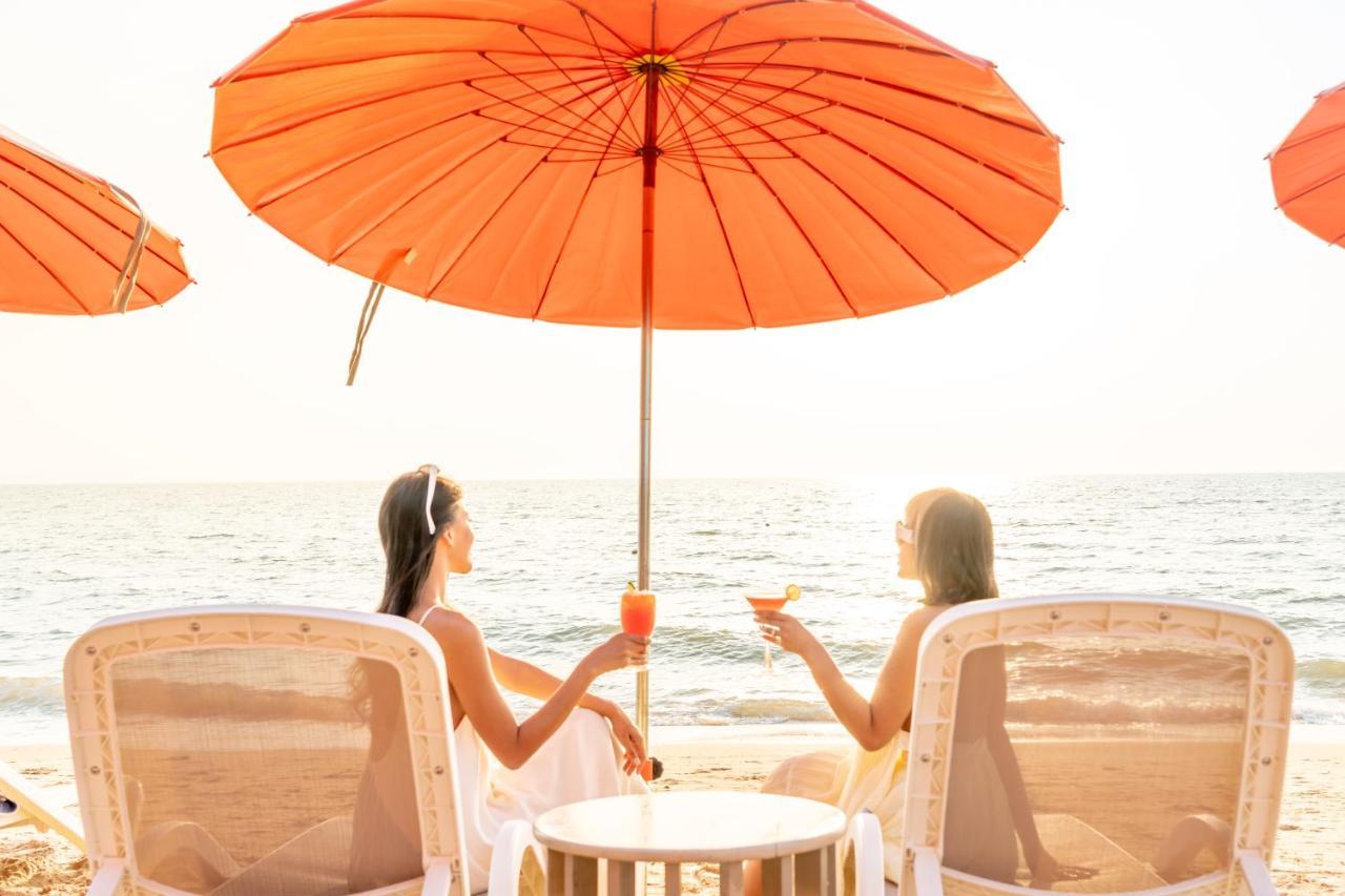 Bayphere Hotel Pattaya Jc 나 좀티엔 외부 사진 A beach umbrella